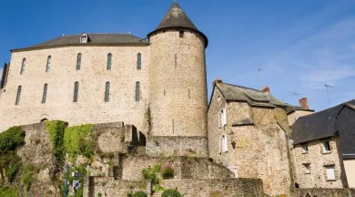Mayenne vue chateau.12 - ©Laura Remoué-OTVHM - ©Laura Remoué-OTVHM