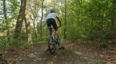 tout terrain sur la corniche  - Mayenne_Tourisme-