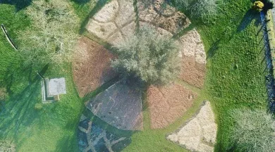 Jardin forêt Oasis Gourmande Ste Suzanne - SENAN STEPHANE
