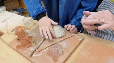 4_mains - ©Musée de la faïence et de la céramique