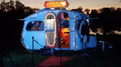 Guinguette au bord de l'eau - Frères Scopitone