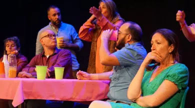 Ces gens qui vivent trop près de moi - Collectif Grand maximum - Laurianne Marié