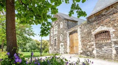 Jardin et bâtiment place de la Paix_3 - Dorothée Mouraud / Destination Angers