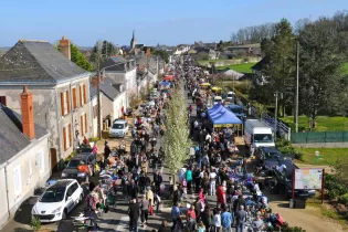 Vide-greniers-ape-jarzé - APE Jarzé