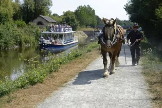 bateau-promenade-hirondelle-chenillé-changé-49-loi-photo1 - ©Pascal-Guiraud