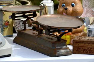 brocante© VIVIANE M. de Pixabay - VIVIANE M. de Pixabay.