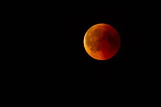 Eclipse lune 15082026 - Adege