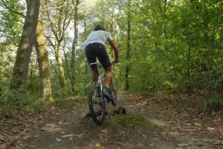 tout terrain sur la corniche  - Mayenne_Tourisme-