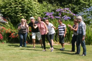 animation-garden-party-les-jardins-renaudies-colombiers-du-plessis-53-fma - © Bocage Mayennais Tourisme