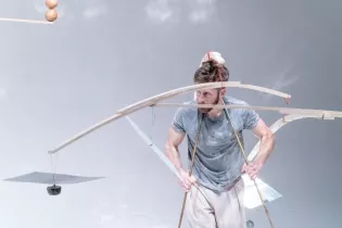 H o m  - ©MarkMaborough