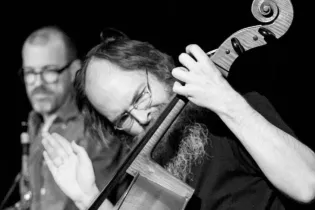 hs-bestiaire-karsten-matthieu-photo-h-ducommun-jazzin-900x640-c-default - ©Le Carré 