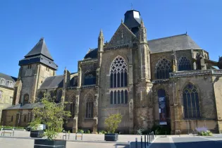 Basilique Évron - Ville d'Évron