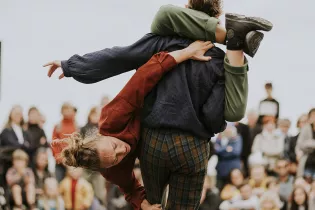 Distro – Compagnie C'hoari - Mikhael Brun