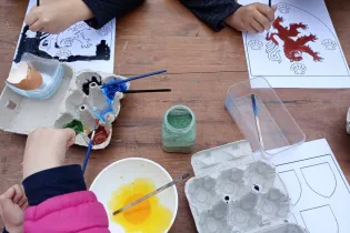 Atelier Peinture médiévale - ©Chateau de Sillé