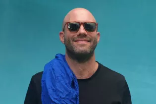 1900x1900-000000-80-0-0 - © Nico M