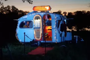 Guinguette au bord de l'eau - Frères Scopitone