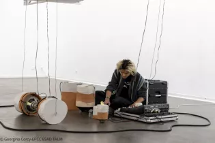 Hongli Wang, Tambours DIY & feedback     - © Georgina Corcy