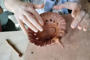 modelage - Musée de la faïence et de la céramique