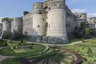 Dans les fossés... et au-delà !_1 - Domaine National du château d'Angers